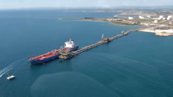 Sicurezza offshore: il progetto antincendio di Tema Sistemi per il pontile della raffineria Eni SpA di Taranto